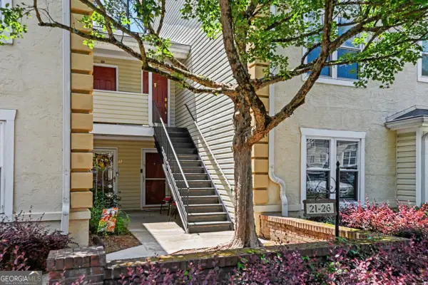 24 Sutton Place, Avondale Estates, GA 30002