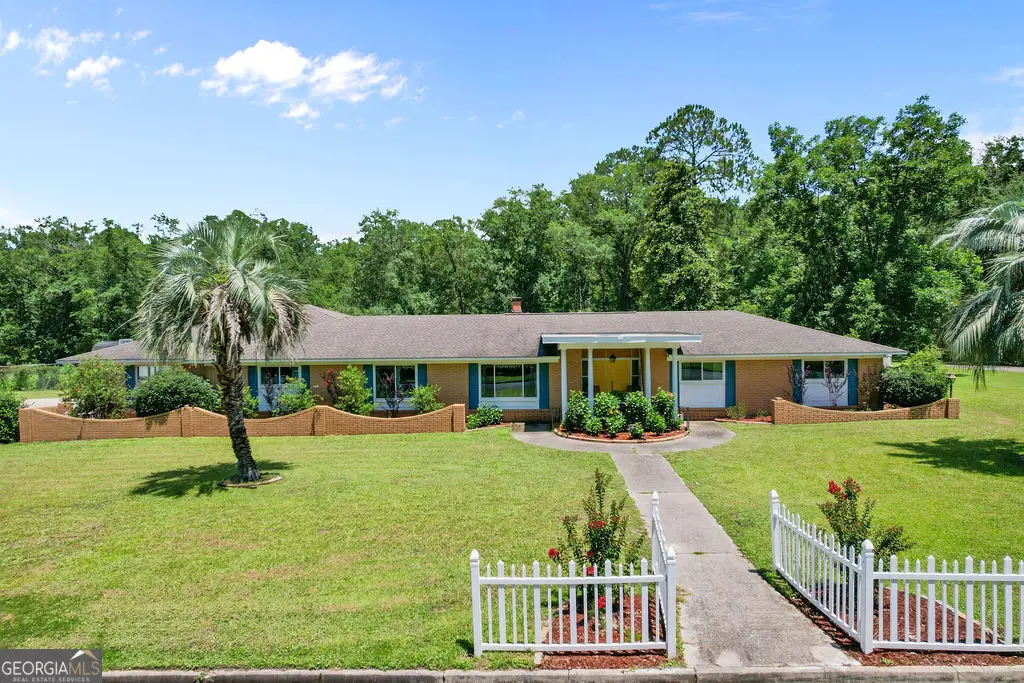412 Pierce Street, Jesup, GA 31545 - #1