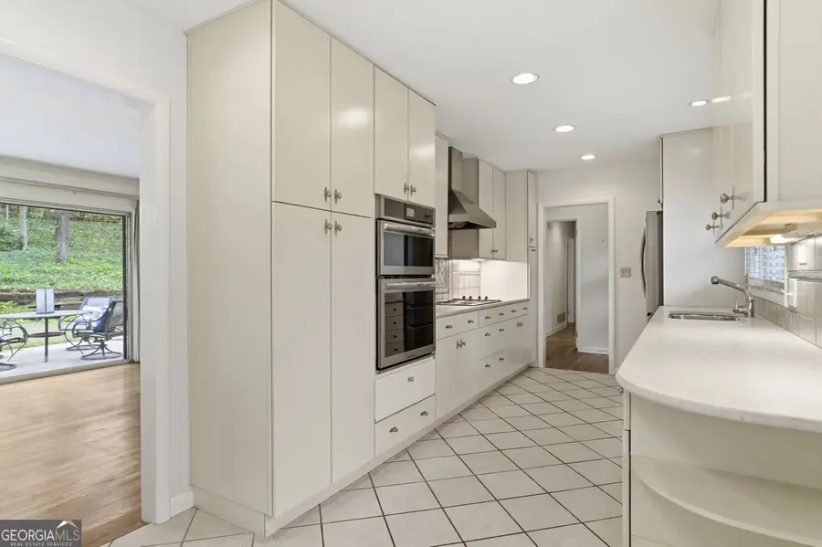 955 Vistavia Circle, Decatur, GA 30033 - #3