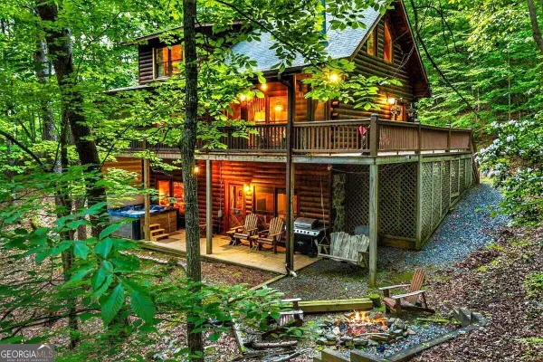 28 Dupont Drive, Blue Ridge, GA 30513