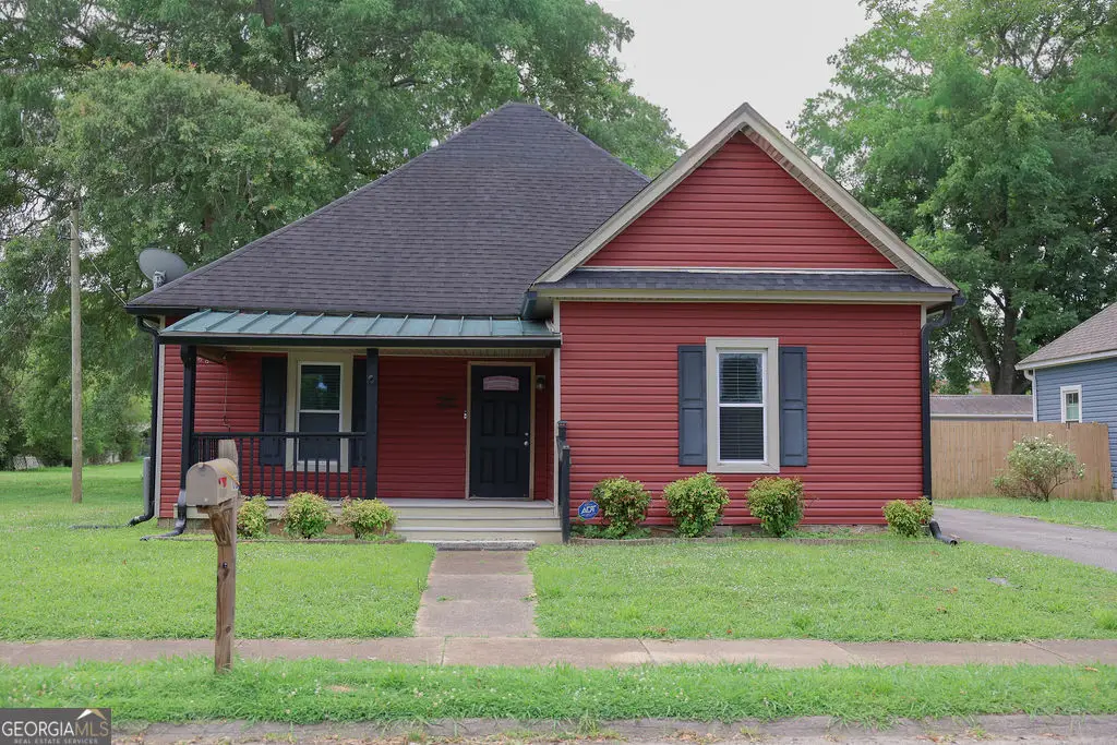 108 W 10th Street, Chickamauga, GA 30707 - #1