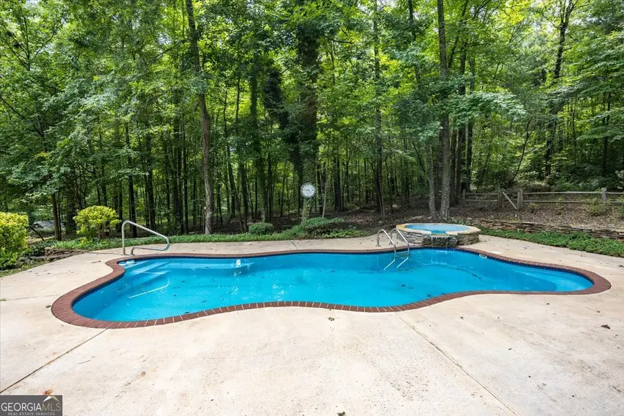 201 Manor Court, Forsyth, GA 31029 - #2