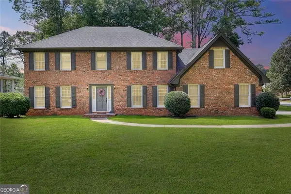 4976 Mystere Circle Sw, Lilburn, GA 30047