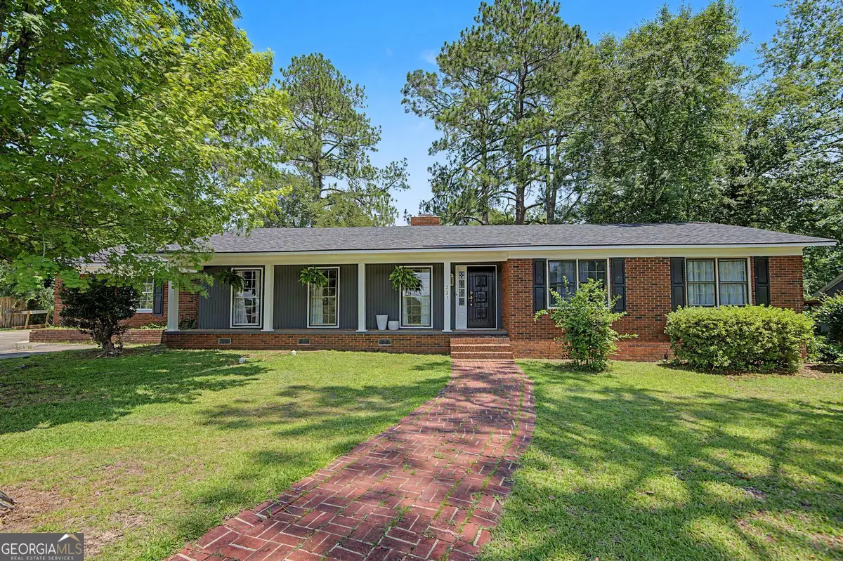 221 S College Street, Metter, GA 30439 - #1