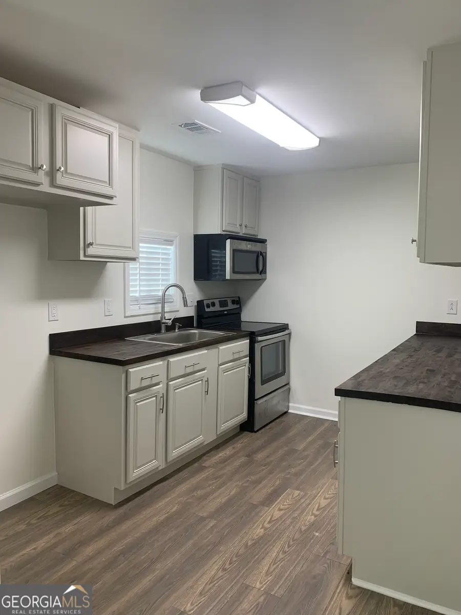 675 N Main Street, Baxley, GA 31513 - #3
