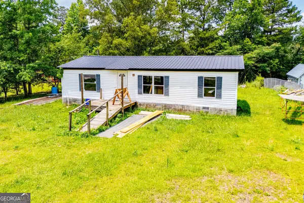 33 Holiday Drive, Carrollton, GA 30116