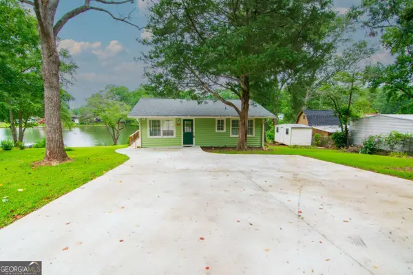 1671 West Pine Lake Drive, West Point, GA 31833
