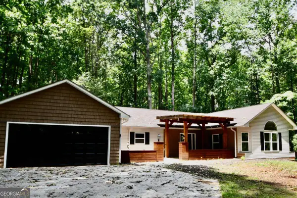 257 Lake Place Drive, Lavonia, GA 30553
