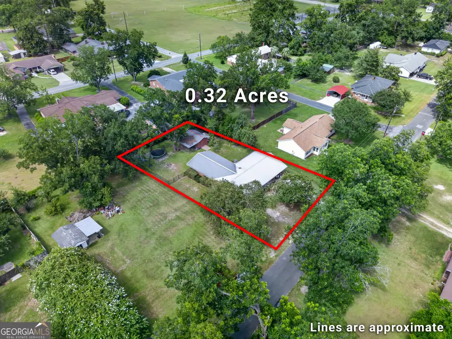 408 Mcgregor Street, Blackshear, GA 31516 - #3