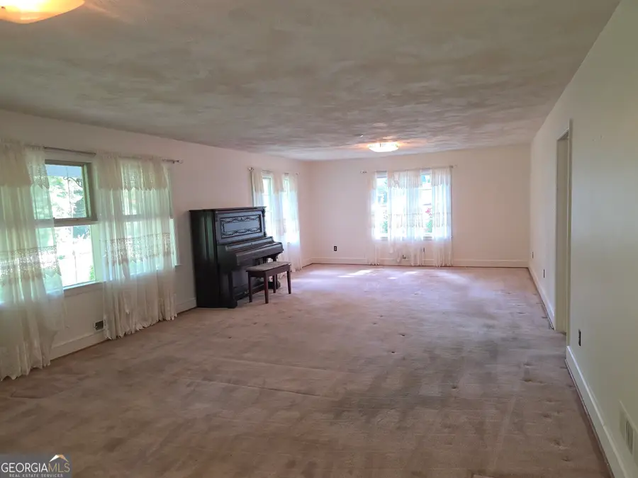 126 East Side, Tallapoosa, GA 30176 - #2