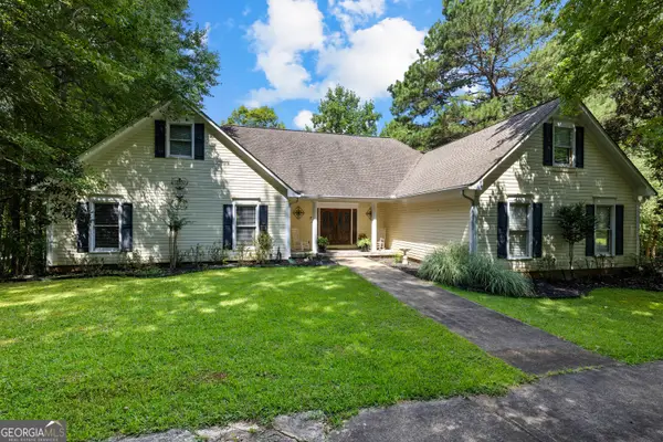 280 Waters Edge Lane, Newnan, GA 30263