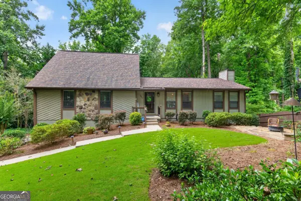 9640 Pine Thicket Way, Roswell, GA 30075