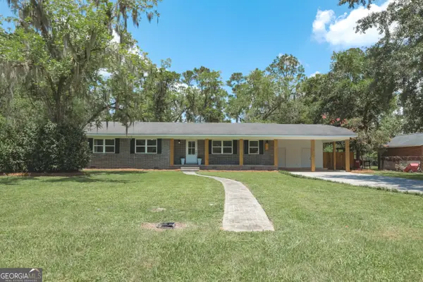 106 Pinehurst Drive, Blackshear, GA 31516