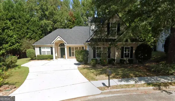 100 Avondale Circle, Newnan, GA 30265