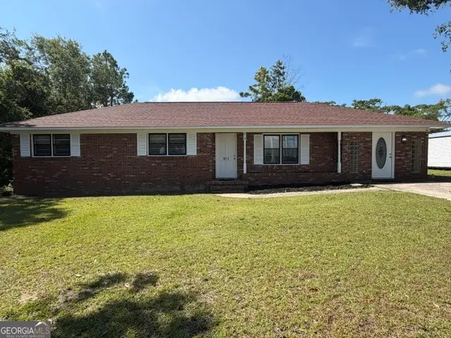815 E Edwards Street, Mount Vernon, GA 30445 - #1