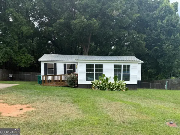 6 Skyland Drive W, Locust Grove, GA 30248