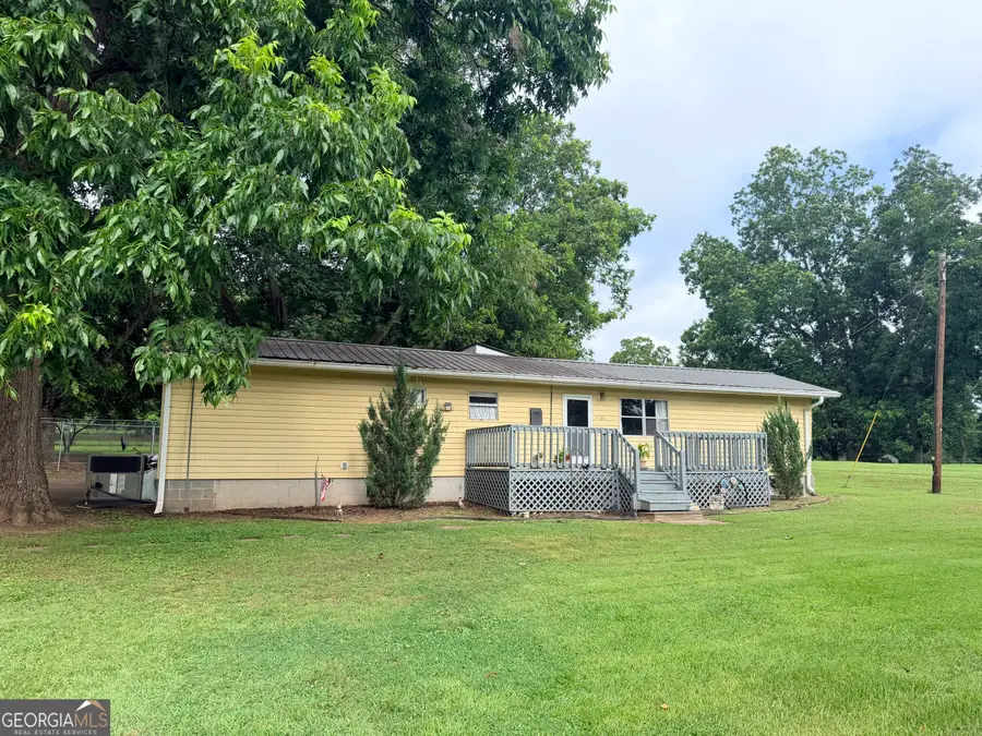 124 Church St, Moreland, GA 30259 - #3