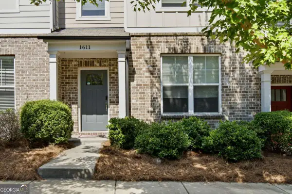 1611 Falcon Crest Way, Decatur, GA 30032