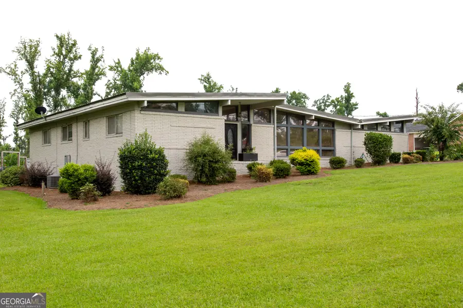 96 N Gill Street, Hazlehurst, GA 31539 - #3
