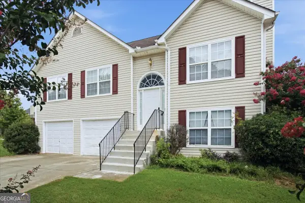 8039 Mustang Lane, Riverdale, GA 30274