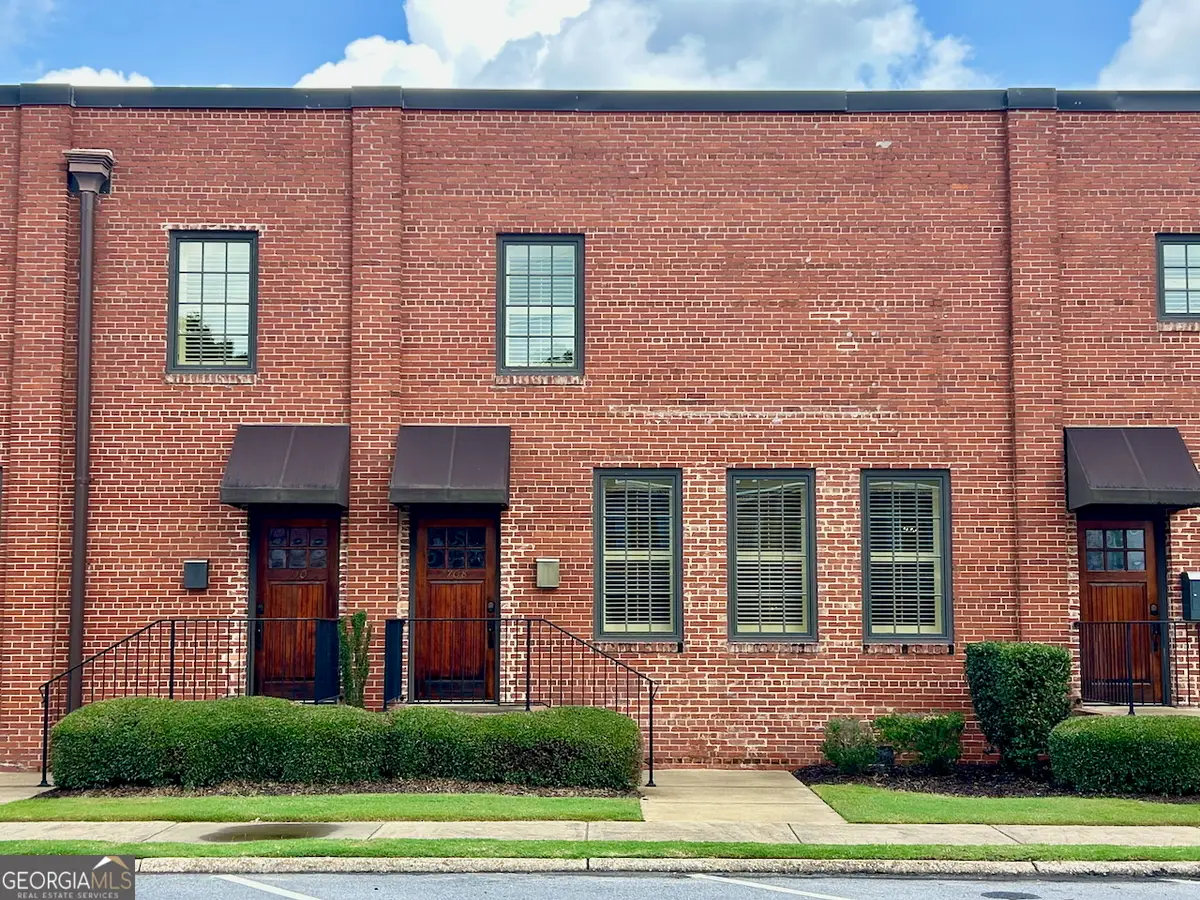 708 4th Ave, West Point, GA 31833 - #1