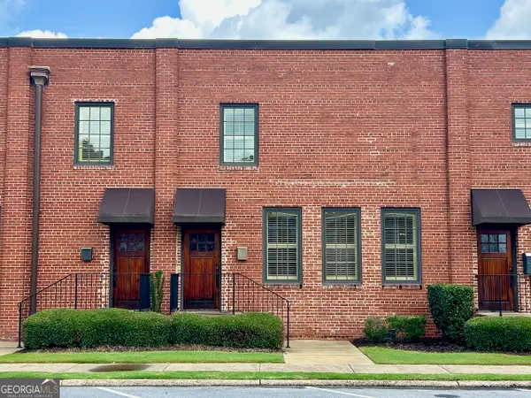 708 4th Ave, West Point, GA 31833
