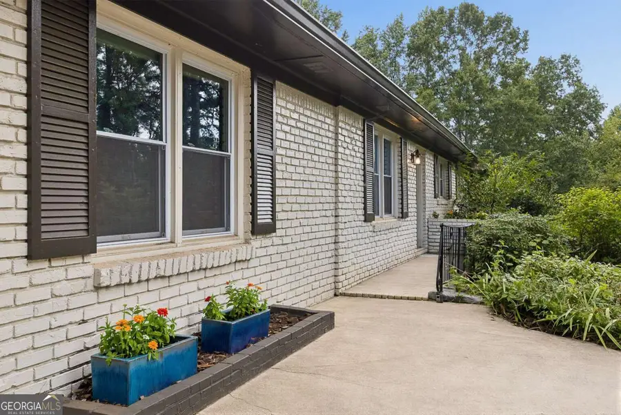 412 Derbyshire Drive, Stone Mountain, GA 30088 - #3