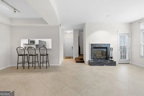 240 Renaissance Parkway Ne #APT 211, Atlanta, GA 30308