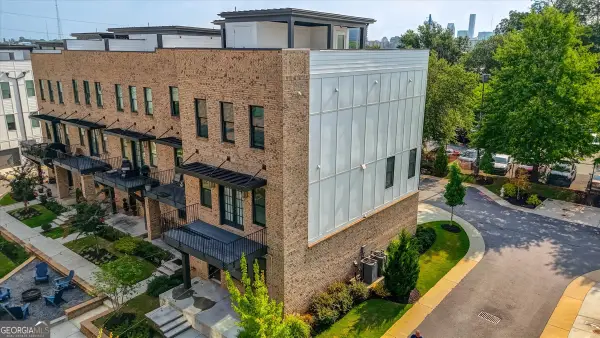 1060 Robert Smalls Way, Atlanta, GA 30318