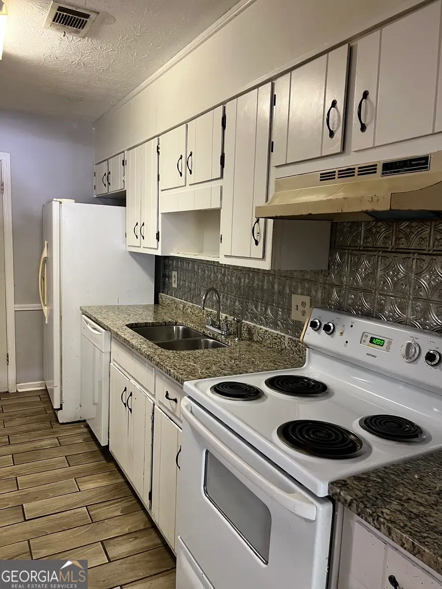 1026 Barn Oak Court Ne, Conyers, GA 30012 - #2
