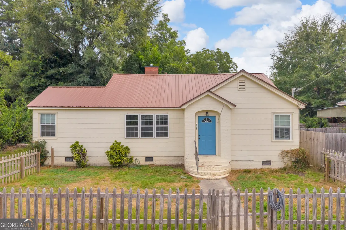 221 Edwards Street, Elberton, GA 30635 - #1
