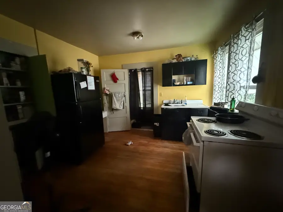 205 Georgia Avenue, Barnesville, GA 30204 - #2