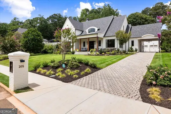 205 Thomas Circle, Roswell, GA 30075