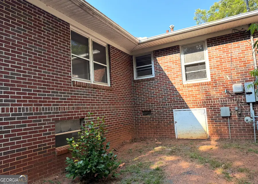 260 Ellen Street, Hartwell, GA 30643 - #2