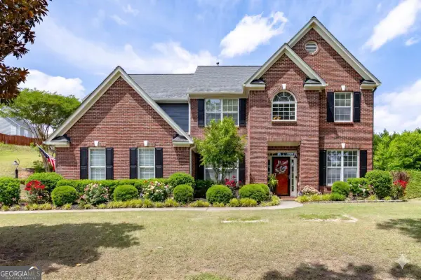 933 Cruce Lake Drive, Hoschton, GA 30548