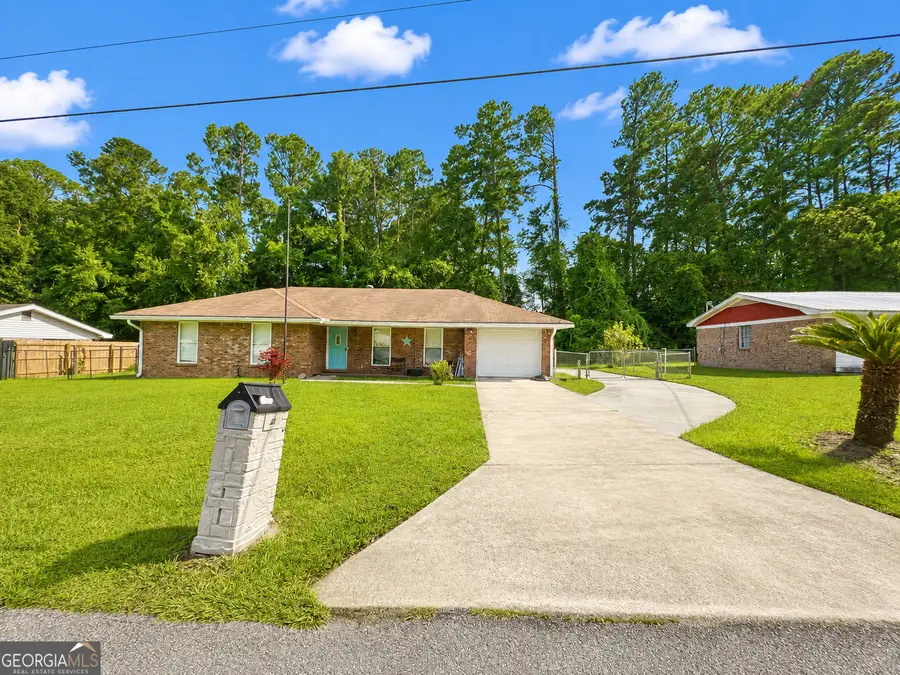 304 Floyd Street, Hinesville, GA 31313 - #2