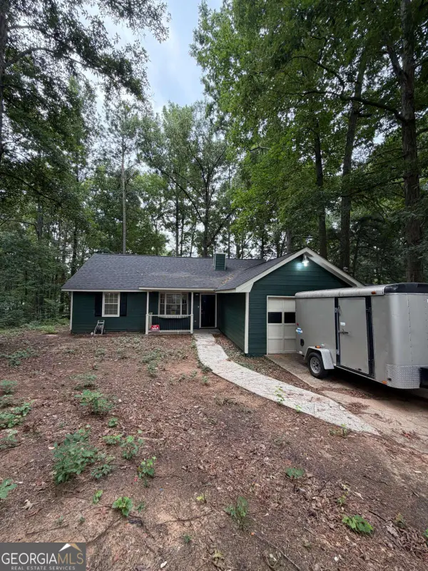 1094 Crystal Lake Road, Atlanta, GA 30349