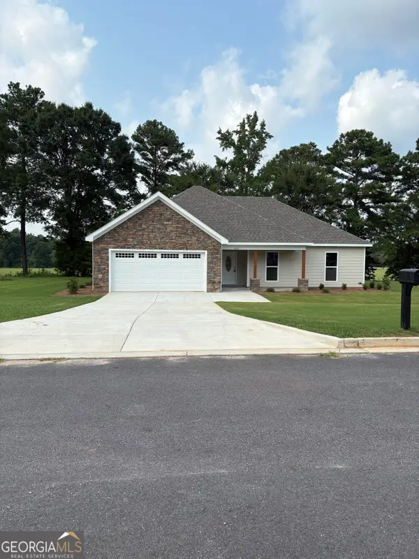 1204 22nd Pl, Valley, AL 36854