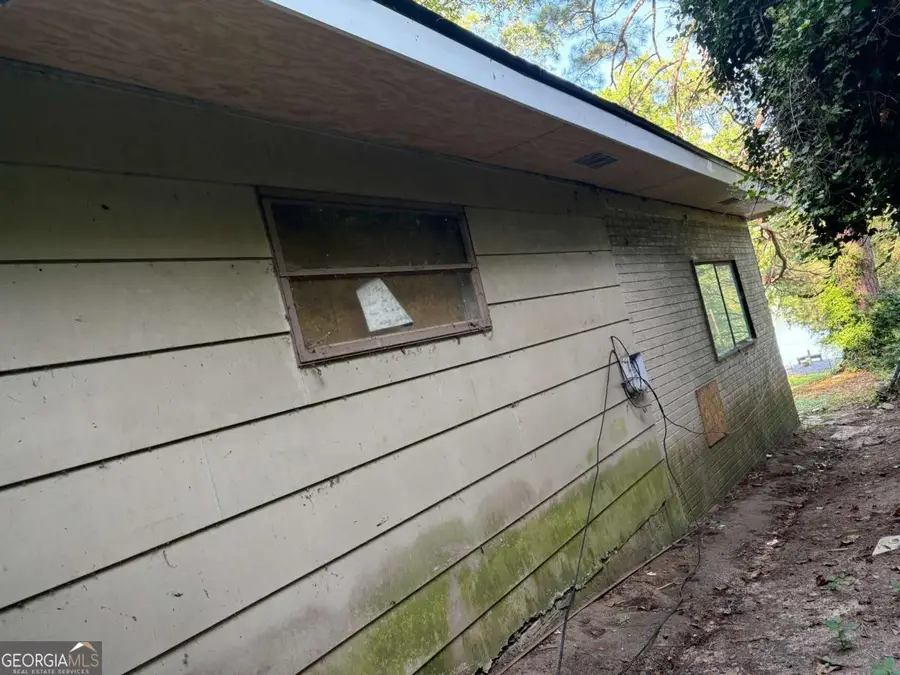 2322 E Lake Drive, Conyers, GA 30012 - #2
