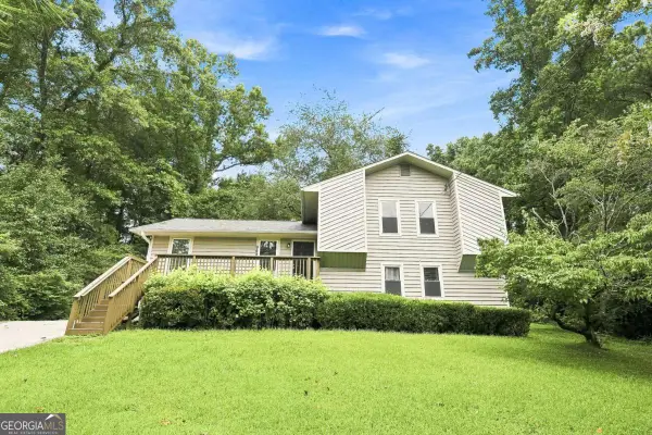949 Falconcrest Drive, Lawrenceville, GA 30043