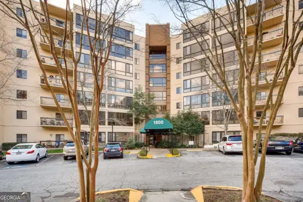 1800 Clairmont Lake #A325, Decatur, GA 30033