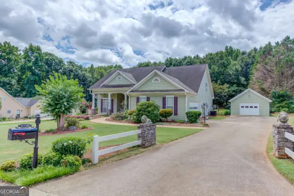 42 Dumar Lane, Hoschton, GA 30548