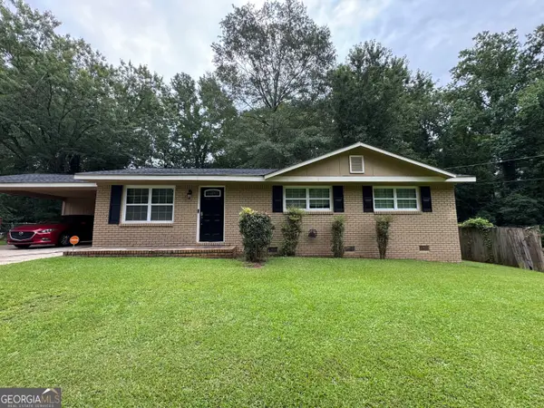 2027 Chestnut Log Drive, Lithia Springs, GA 30122