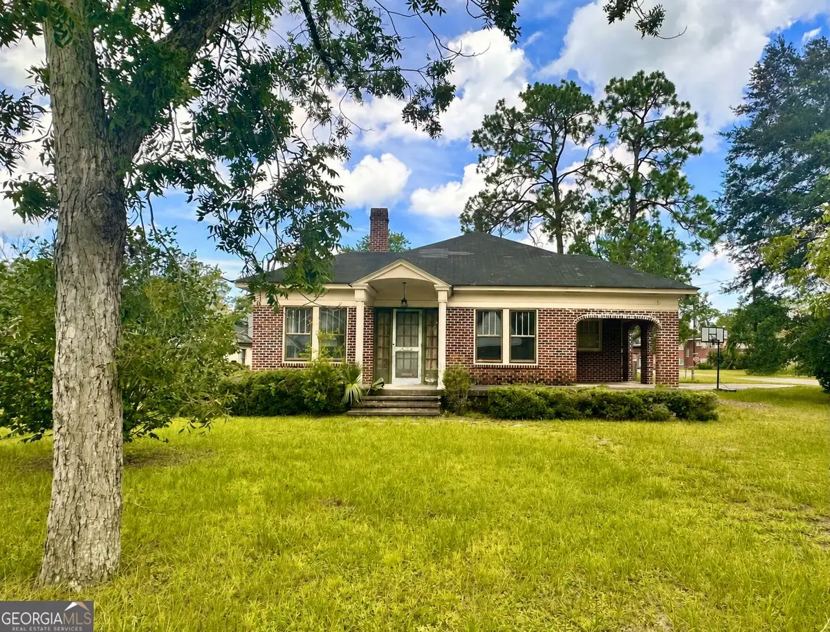609 Holly Street, Waycross, GA 31501 - #1