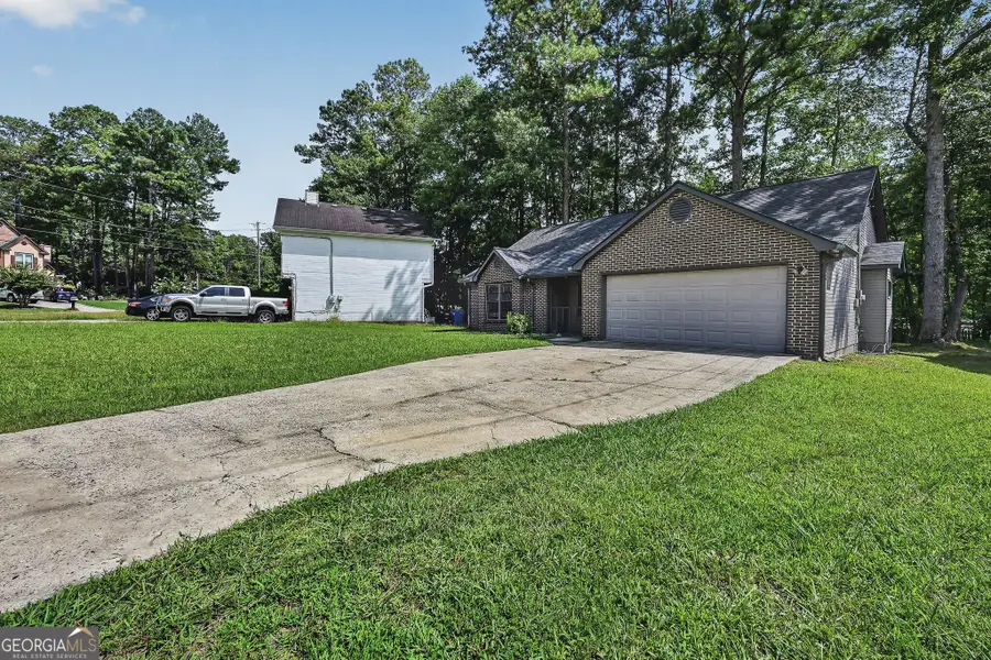 7185 Nunn Woods Way, Fairburn, GA 30213 - #2