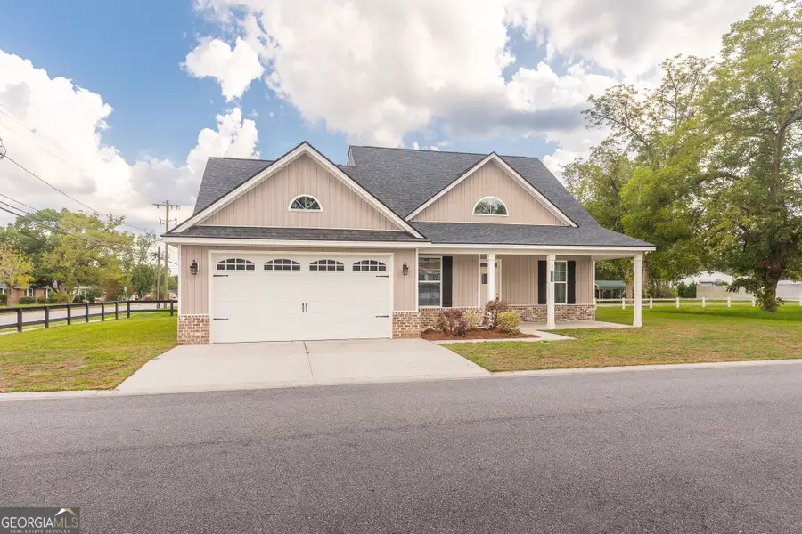 410 A N Caswell Street, Glennville, GA 30427 - #2