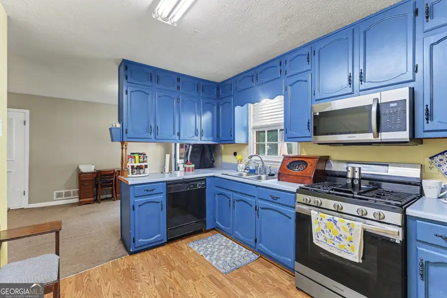 150 Aspen Lake Drive E, Newnan, GA 30263 - #2