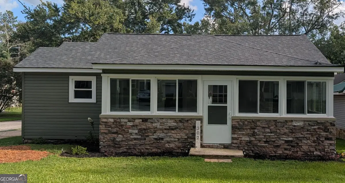 302 Pennsylvania Avenue, Carrollton, GA 30117 - #1