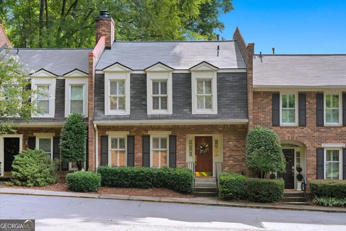 12 Queen Victoria Place Ne, Atlanta, GA 30342 - #1