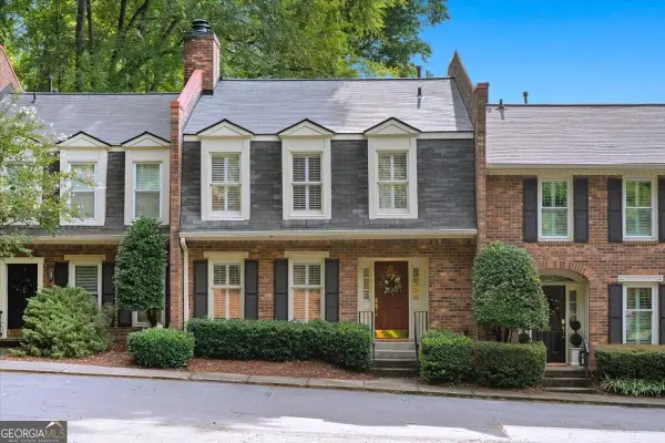 12 Queen Victoria Place Ne, Atlanta, GA 30342
